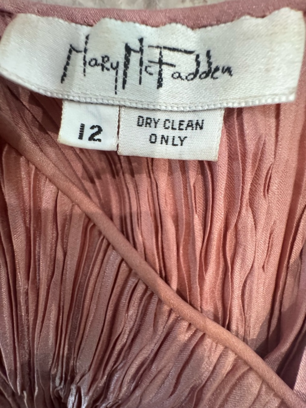 Vintage 1980s Mary McFadden Pleated Goddess Dress - Dusty Rose - Marii Fabric - Picture 7 of 8